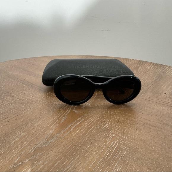 Balenciaga Sunglasses Luxury Eyewear with Round/Oval - Picture 5 of 8